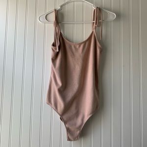 🌟Pink faux-suede bodysuit